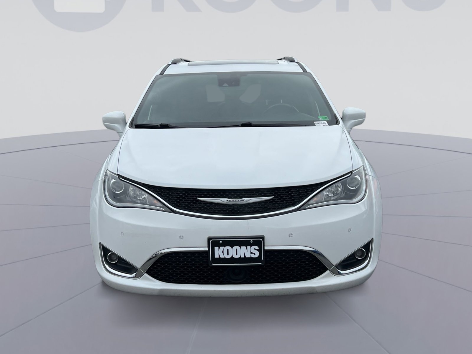 Used 2020 Chrysler Pacifica Touring-L FWD image 4