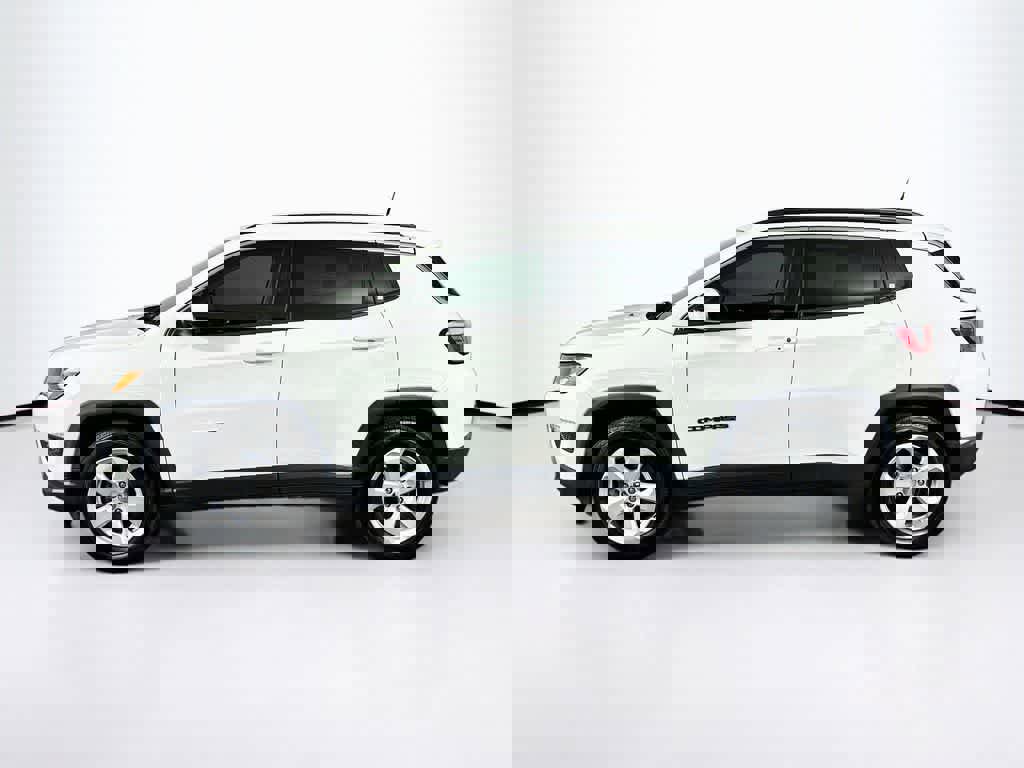 Used 2018 Jeep Compass Latitude image 3