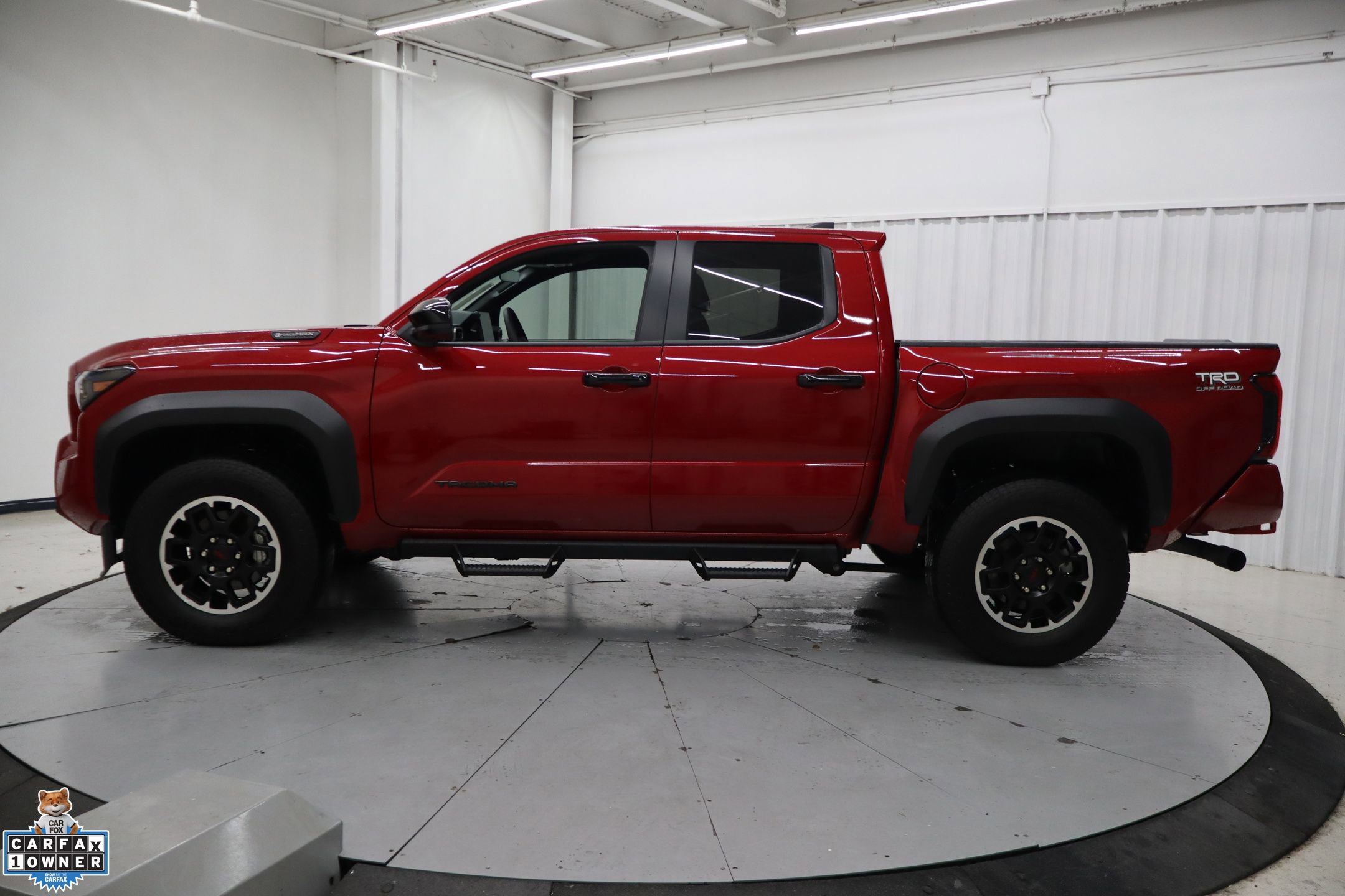 Used 2025 Toyota Tacoma TRD Off-Road AWD/4WD image 9