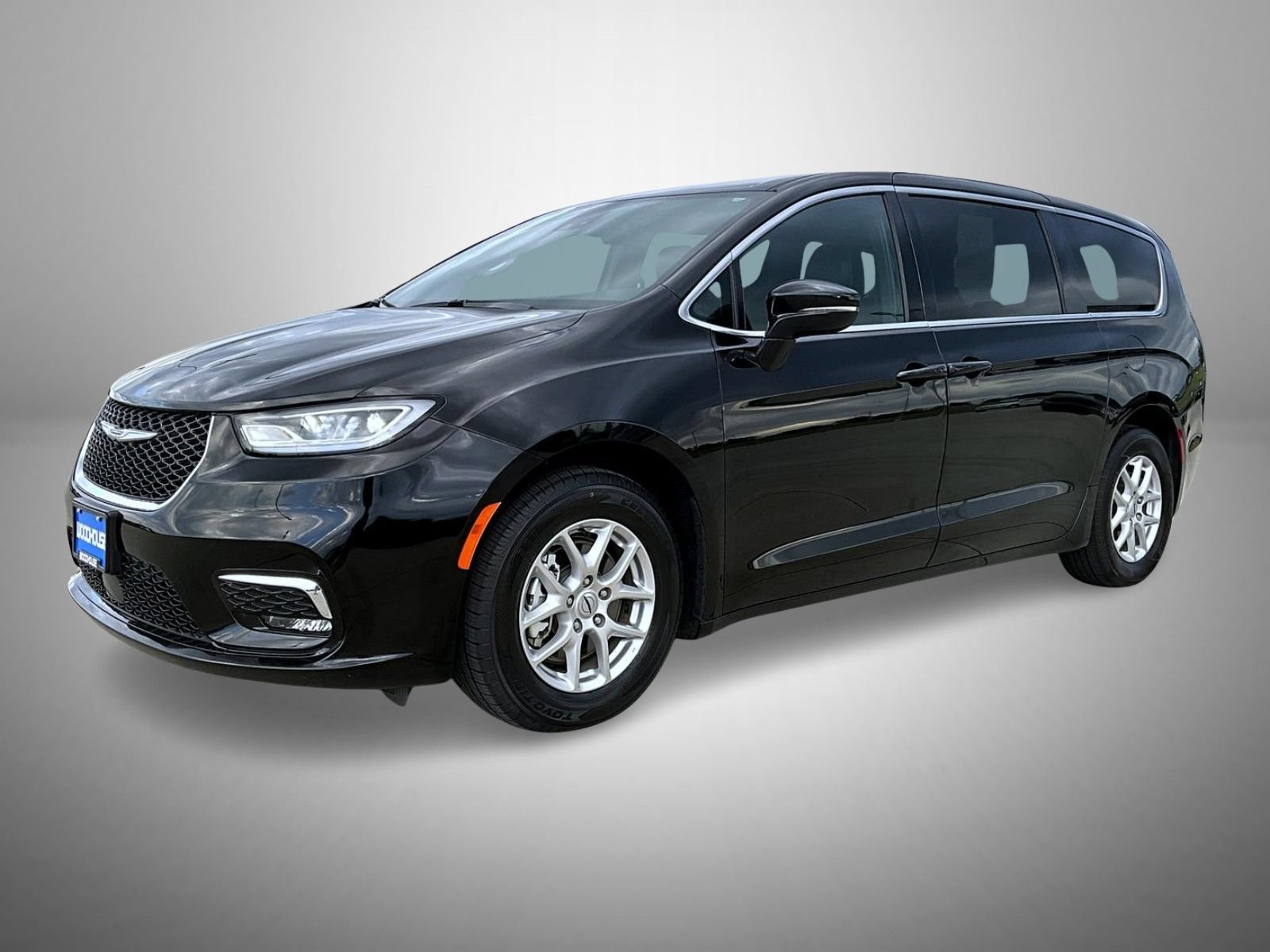Used 2025 Chrysler Pacifica Select