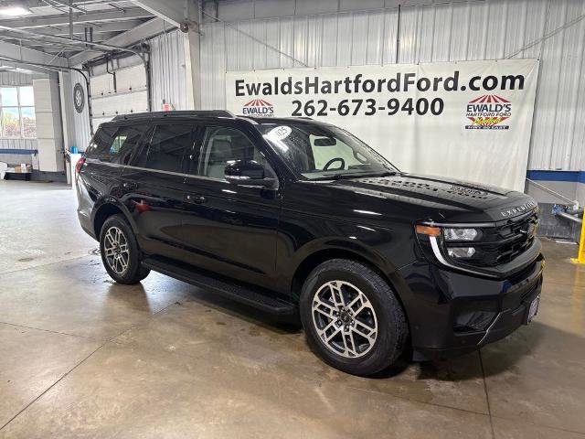 Certified 2025 Ford Expedition Active AWD/4WD image 2