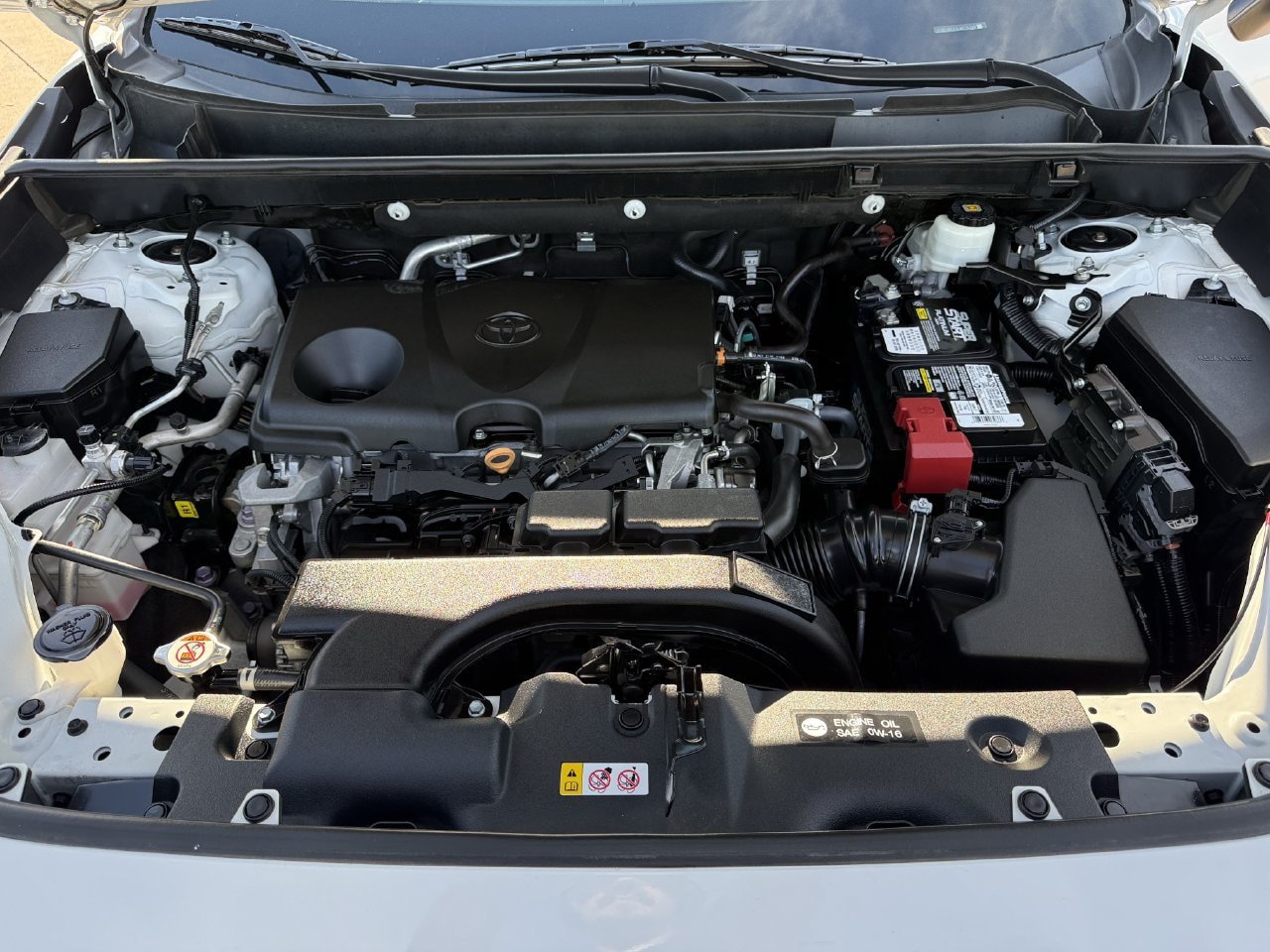 Used 2020 Toyota RAV4 XLE Premium FWD image 28