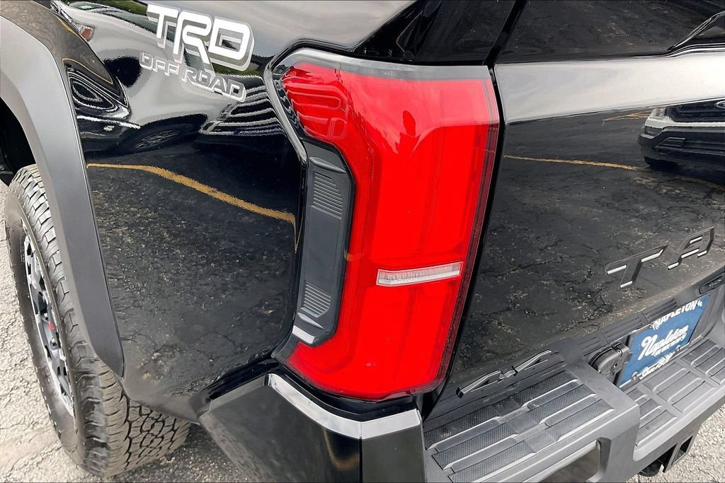 Used 2024 Toyota Tacoma TRD Off-Road AWD/4WD image 29