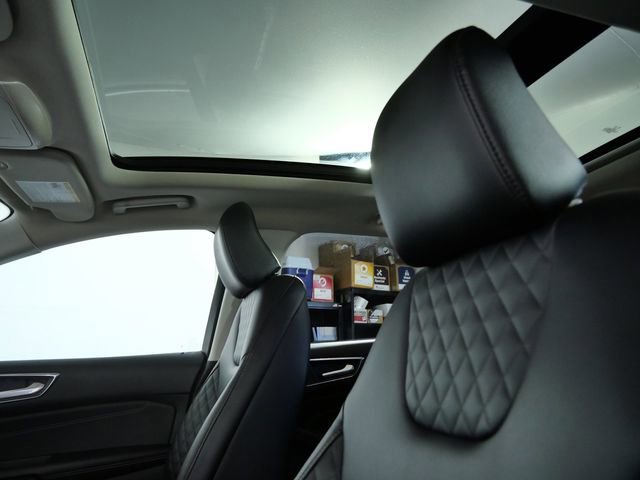 Certified 2023 Ford Edge Titanium w/ Class II Trailer Tow Package image 17