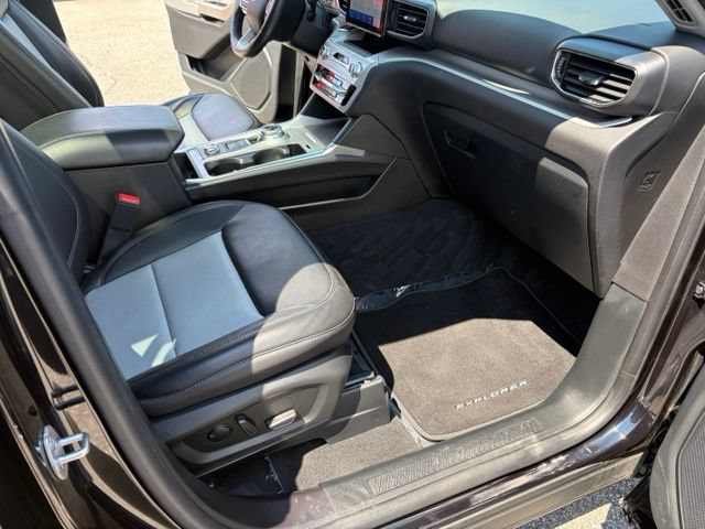Certified 2022 Ford Explorer XLT w/ Equipment Group 202A AWD/4WD image 38