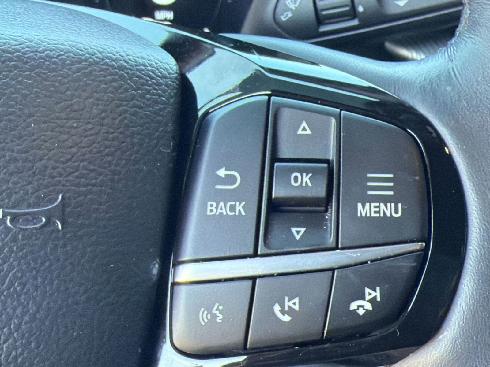 Certified 2025 Ford Explorer Platinum RWD image 22
