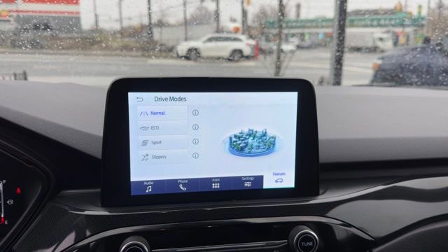 Certified 2025 Ford Escape ST-Line w/ Cold Weather Package AWD/4WD image 13