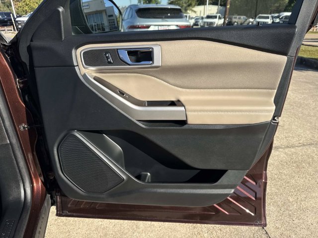 Certified 2020 Ford Explorer XLT w/ Comfort Package RWD image 15
