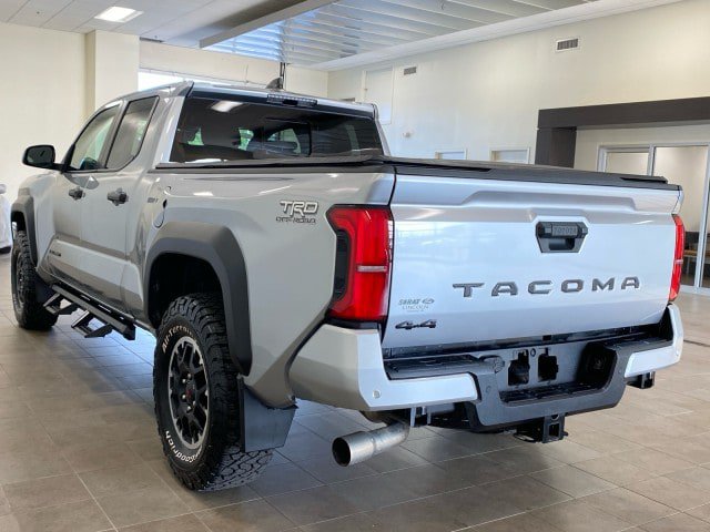 Used 2024 Toyota Tacoma TRD Off-Road w/ TRD Off Road Upgrade Package AWD/4WD image 5