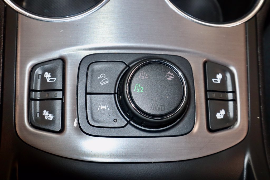 Used 2024 GMC Terrain AT4 w/ LPO, Floor Liner Package AWD/4WD image 33