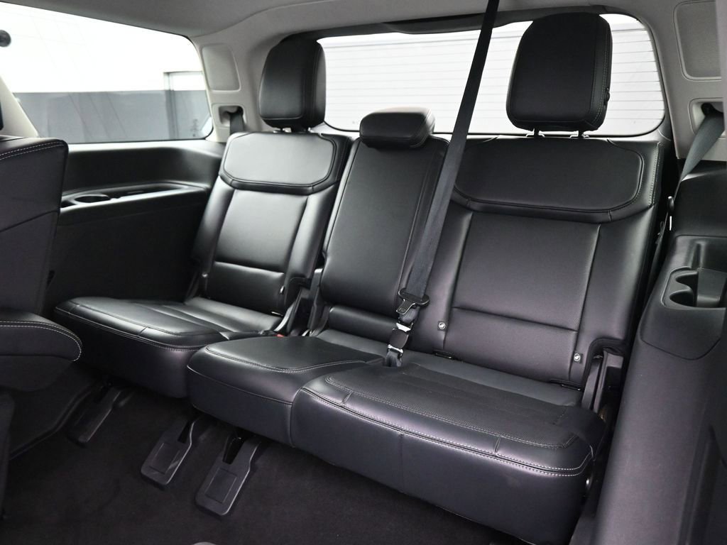 Certified 2025 Ford Expedition Platinum image 19