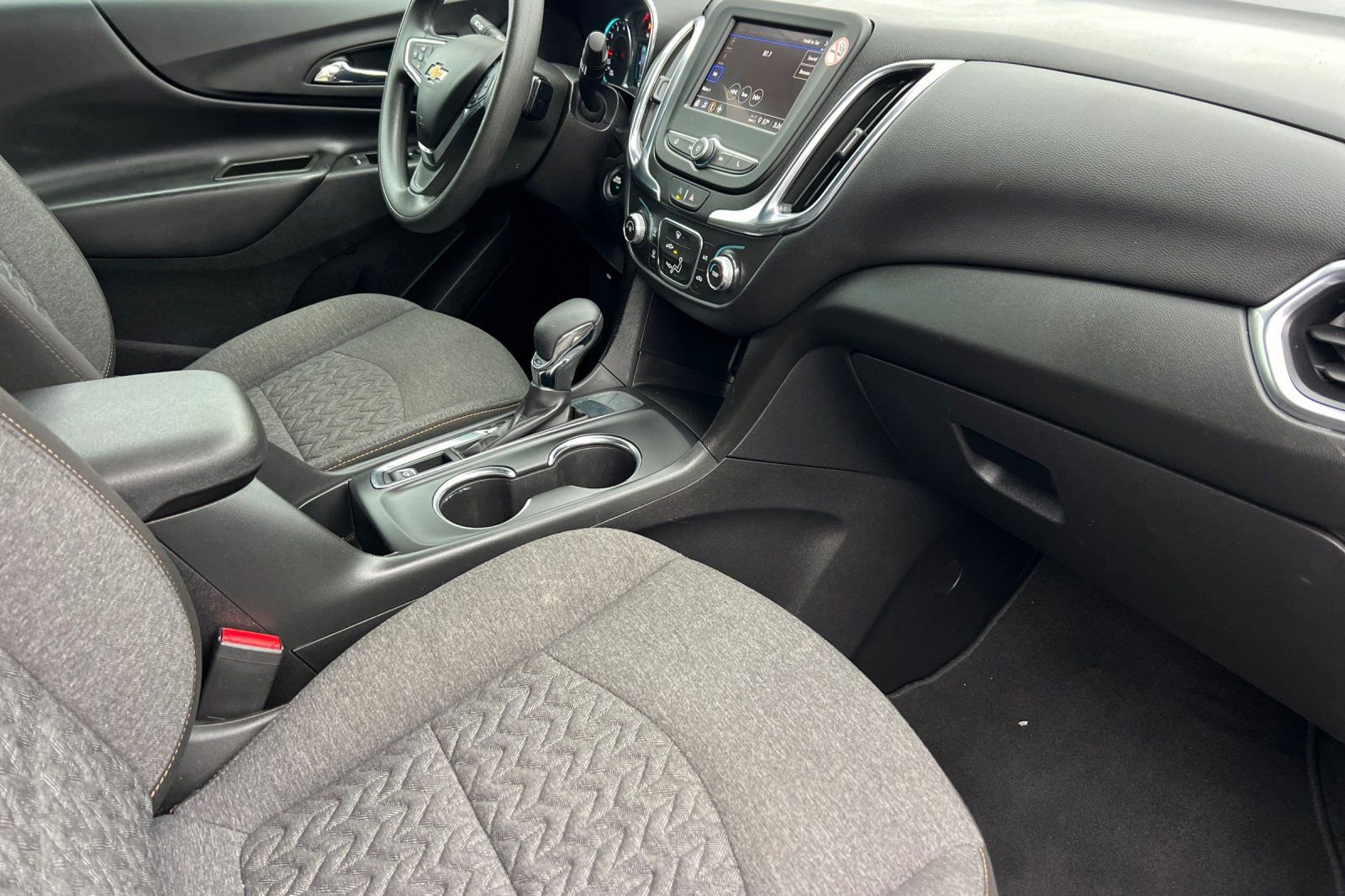 Used 2023 Chevrolet Equinox LT image 17