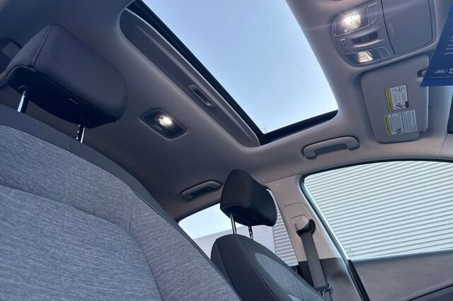 Used 2022 Hyundai Kona SEL w/ Convenience Package image 14