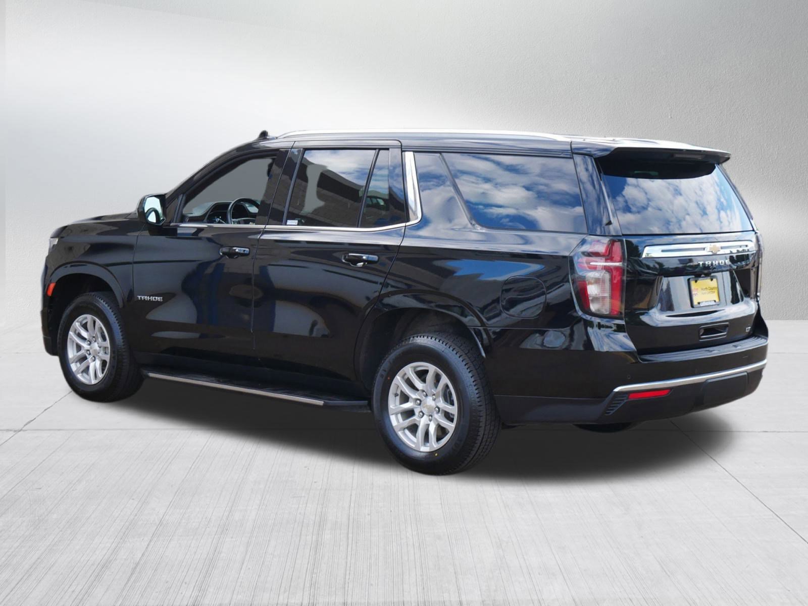 Used 2023 Chevrolet Tahoe LT image 3