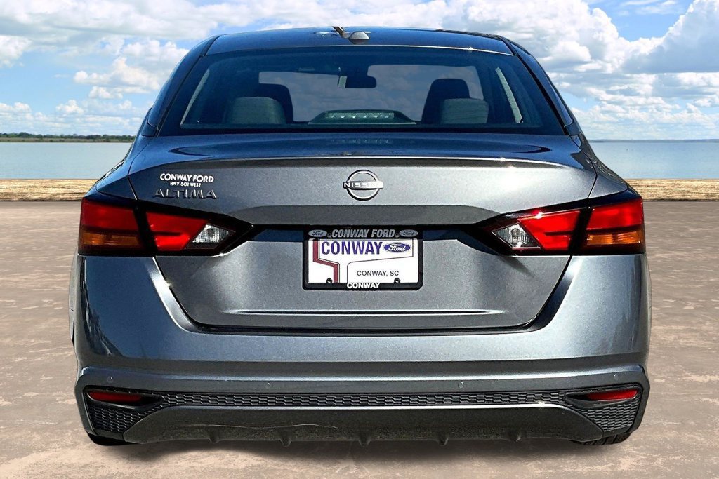 Used 2025 Nissan Altima 2.5 SV FWD image 7