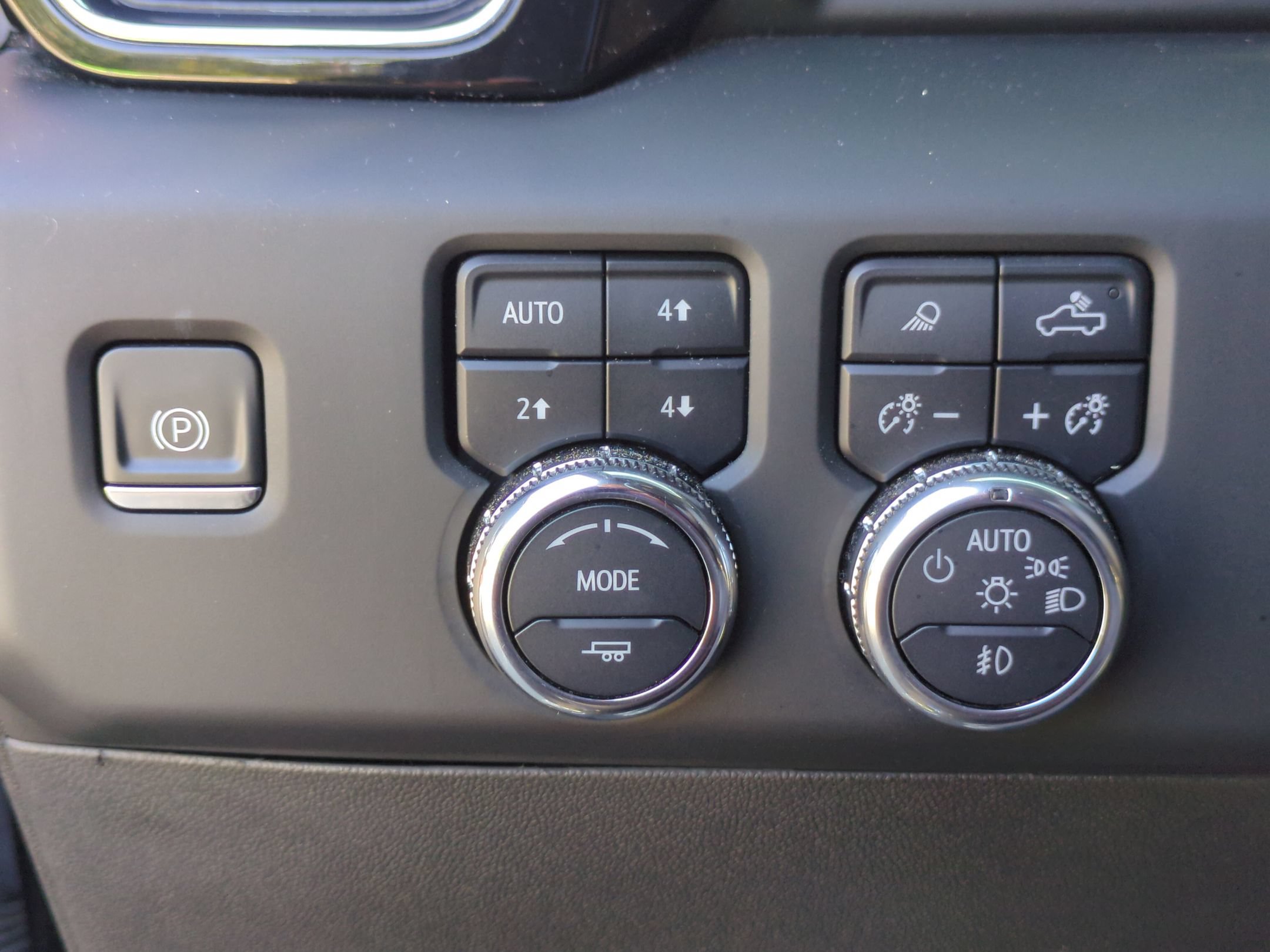Used 2024 GMC Sierra 2500 Denali Ultimate AWD/4WD image 19