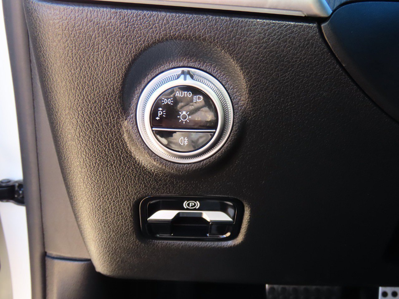 Used 2022 Mercedes-Benz C 300 4MATIC Sedan image 25