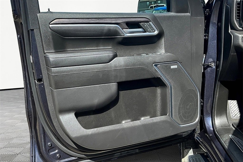 Used 2022 Chevrolet Silverado 1500 LTZ w/ Z71 Off-Road Package image 24