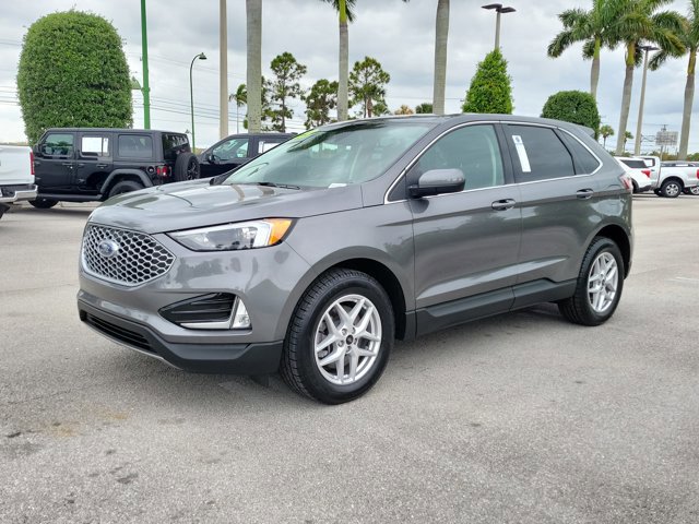 Certified 2023 Ford Edge SEL w/ Convenience Package AWD/4WD image 2