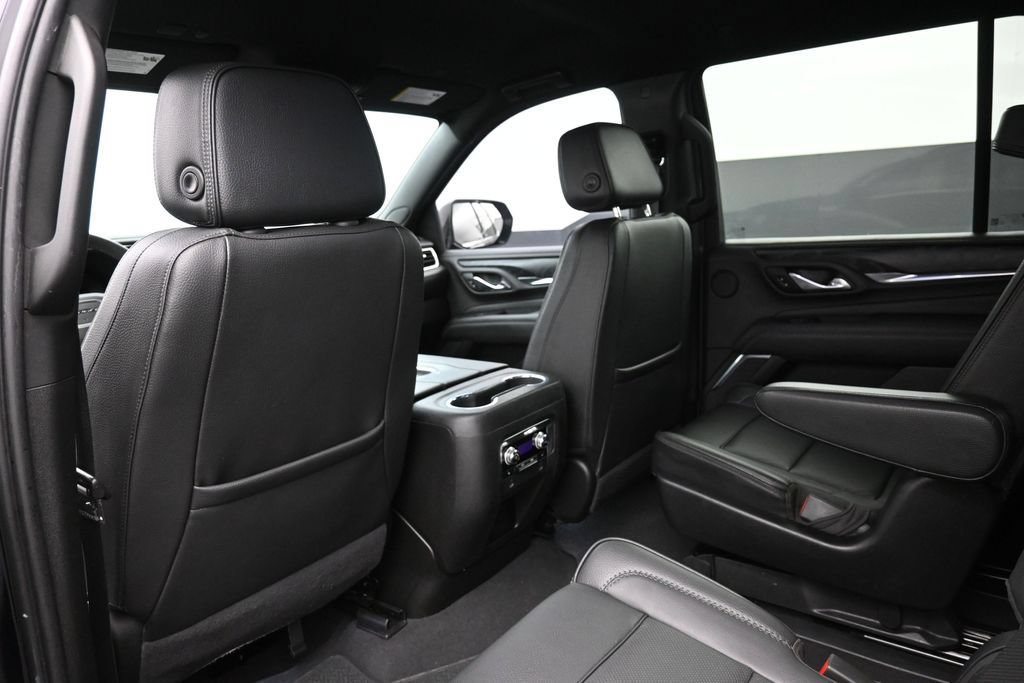 Used 2023 GMC Yukon Denali RWD image 25