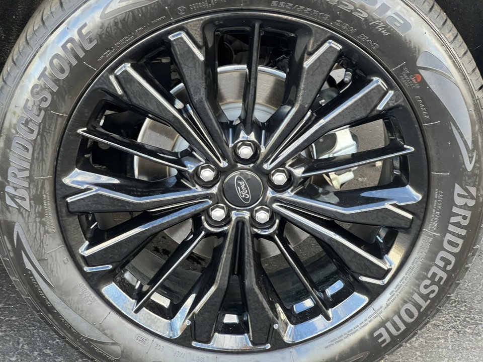 Certified 2023 Ford Escape ST-Line Elite w/ Premium Technology Package image 15