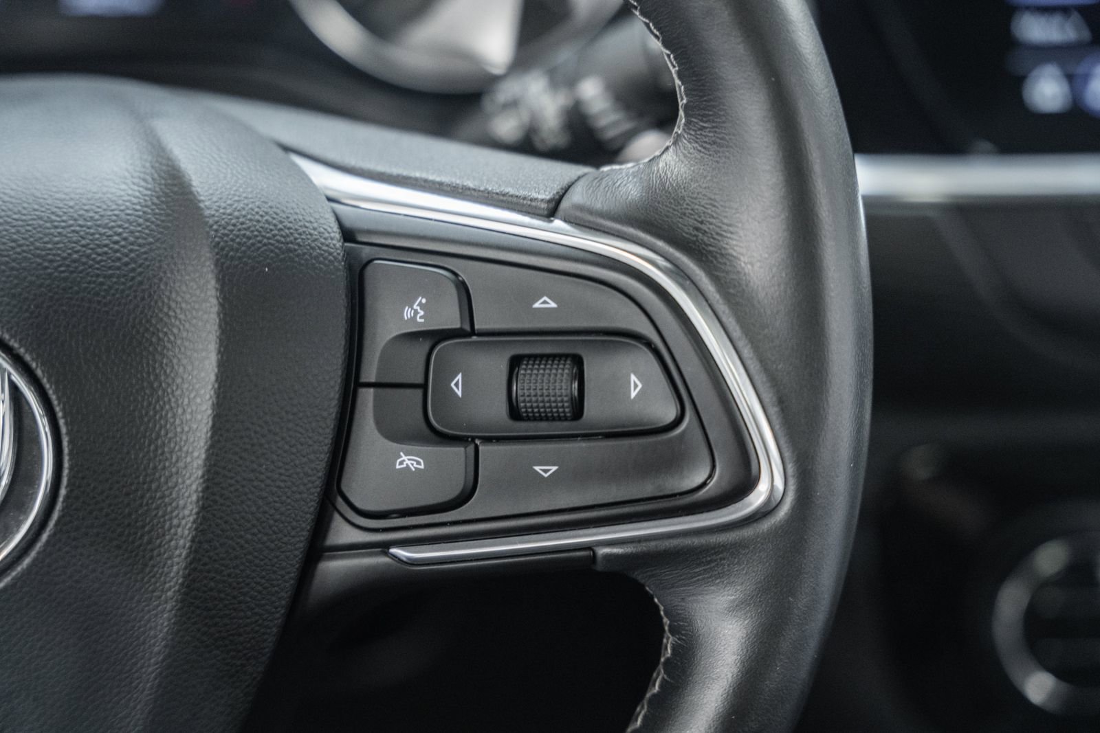 Used 2023 Buick Encore GX Essence w/ Experience Buick Package image 32