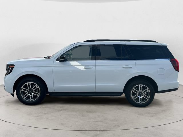 Certified 2025 Ford Expedition Active AWD/4WD image 2