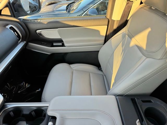 Certified 2025 Ford Expedition Max Active image 32