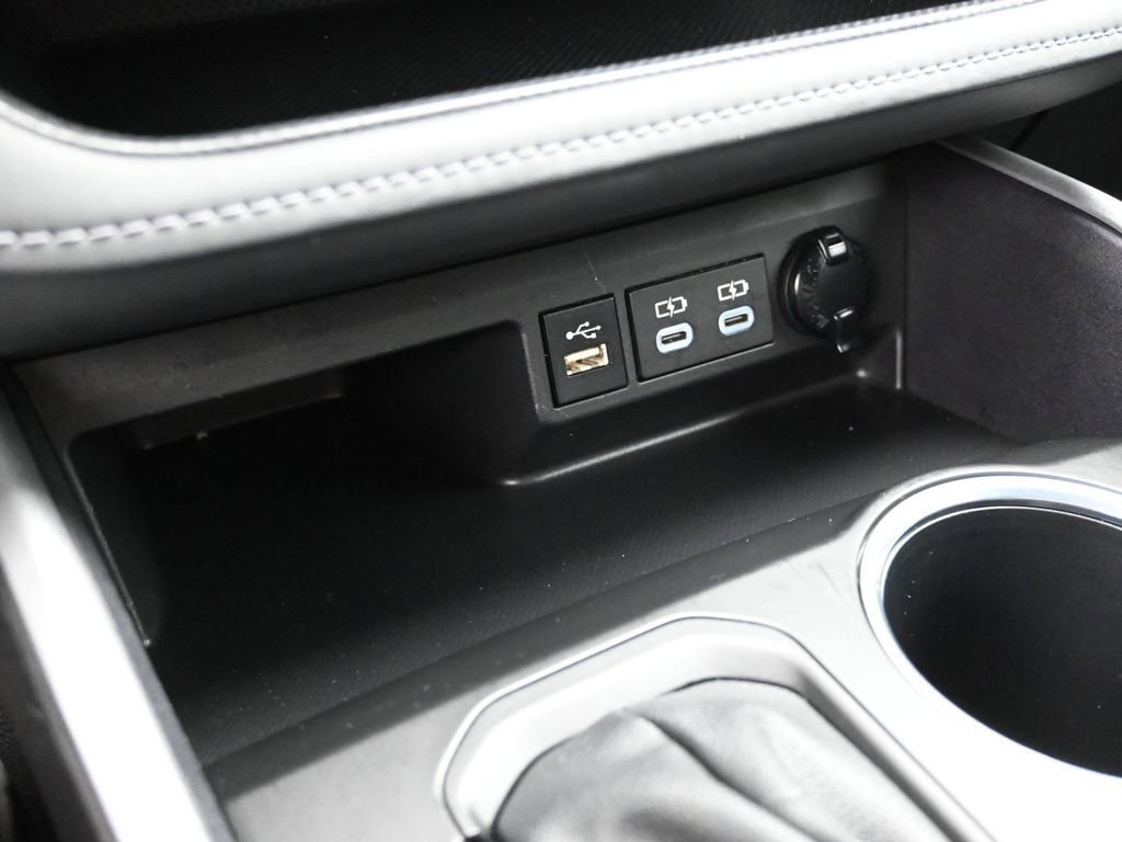 Used 2024 Toyota Highlander LE image 44