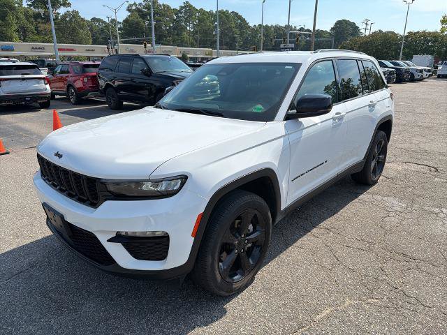 Used 2023 Jeep Grand Cherokee Limited w/ Black Appearance Package