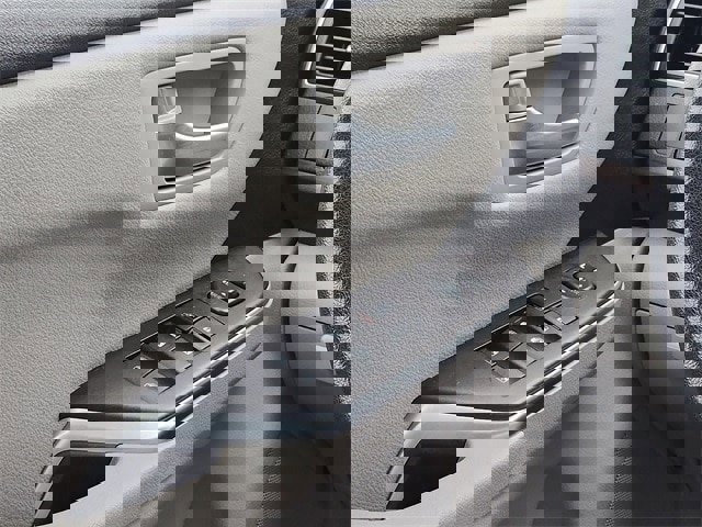 Used 2017 Toyota Camry LE image 11