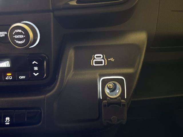 Used 2025 RAM ProMaster 2500 w/ Convenience Group FWD image 28