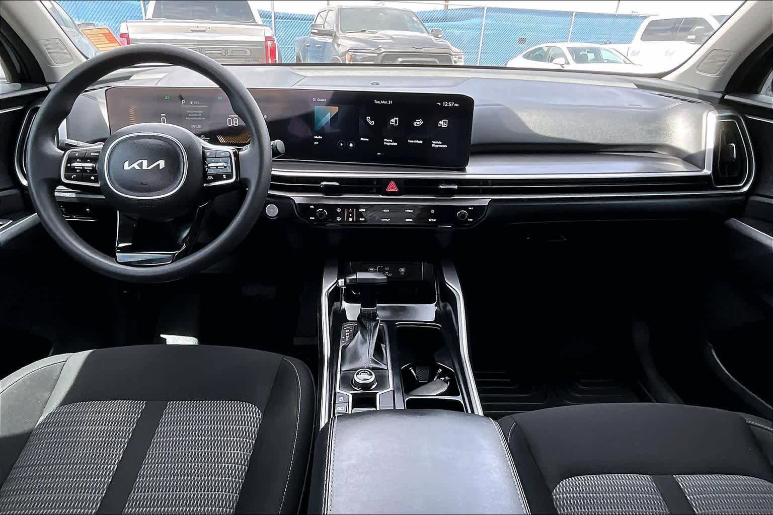 Used 2025 Kia Sorento LX FWD image 14