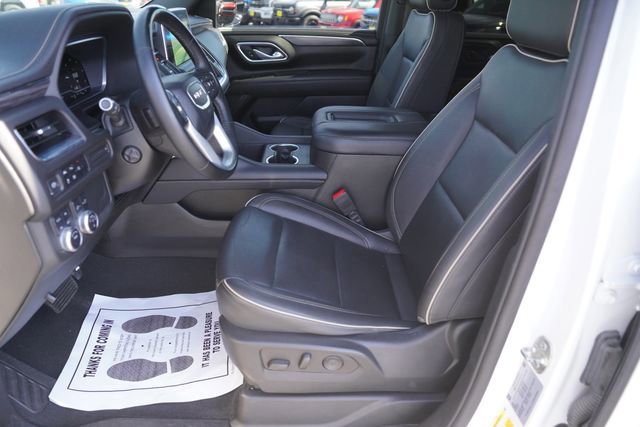 Used 2023 GMC Yukon XL SLT w/ SLT Premium Package image 9