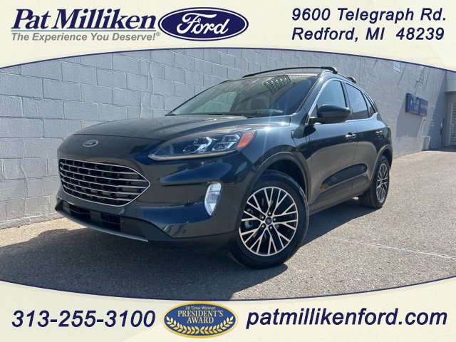 Certified 2022 Ford Escape Titanium w/ Class II Trailer Tow Package