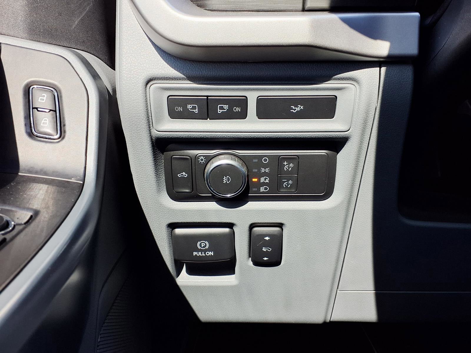 Certified 2022 Ford F150 XLT w/ Equipment Group 302A High image 27