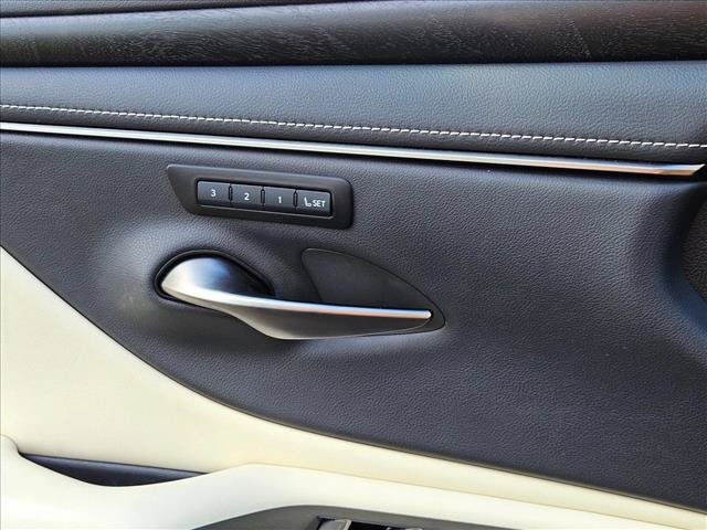 Used 2022 Lexus ES 350 w/ Premium Package FWD image 8