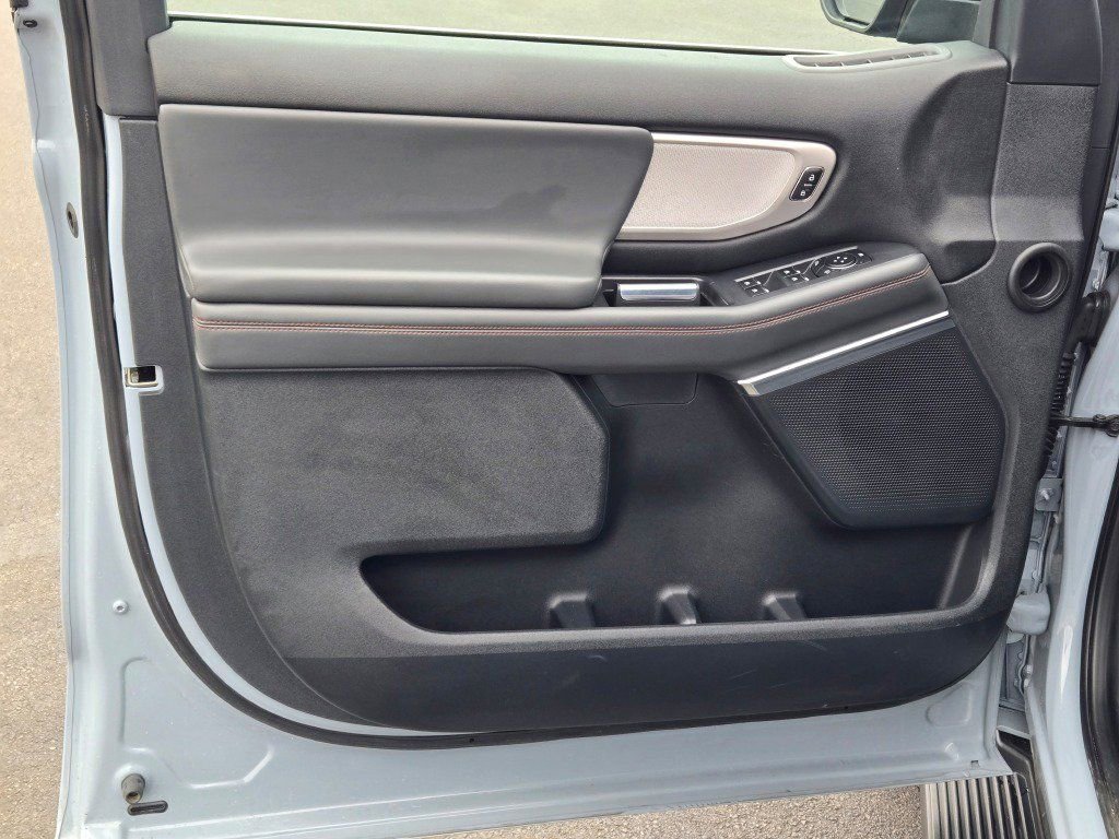 Certified 2025 Ford Expedition Active AWD/4WD image 26