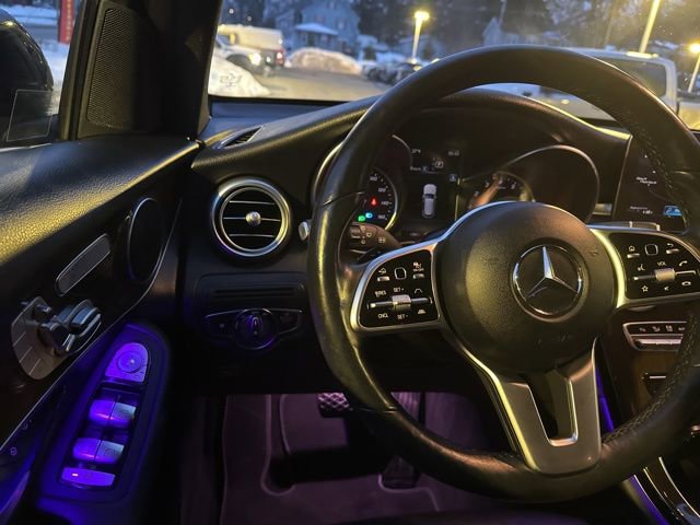 Used 2021 Mercedes-Benz GLC 300 4MATIC image 25