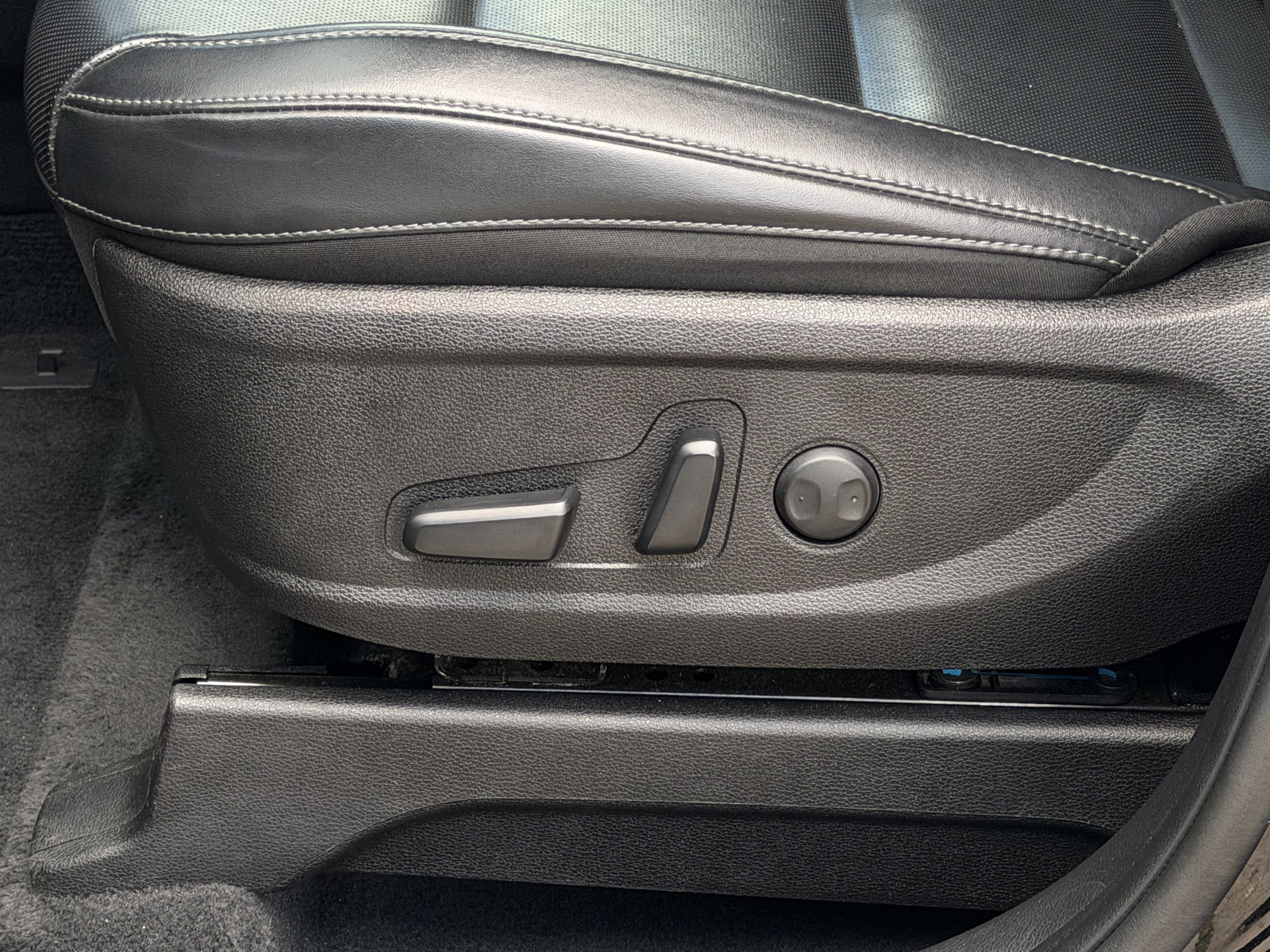 Used 2025 Kia Telluride S AWD/4WD image 17