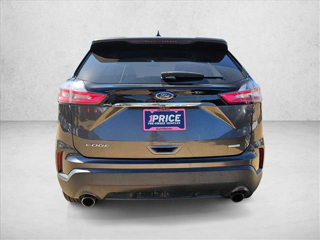 Certified 2019 Ford Edge SE image 2