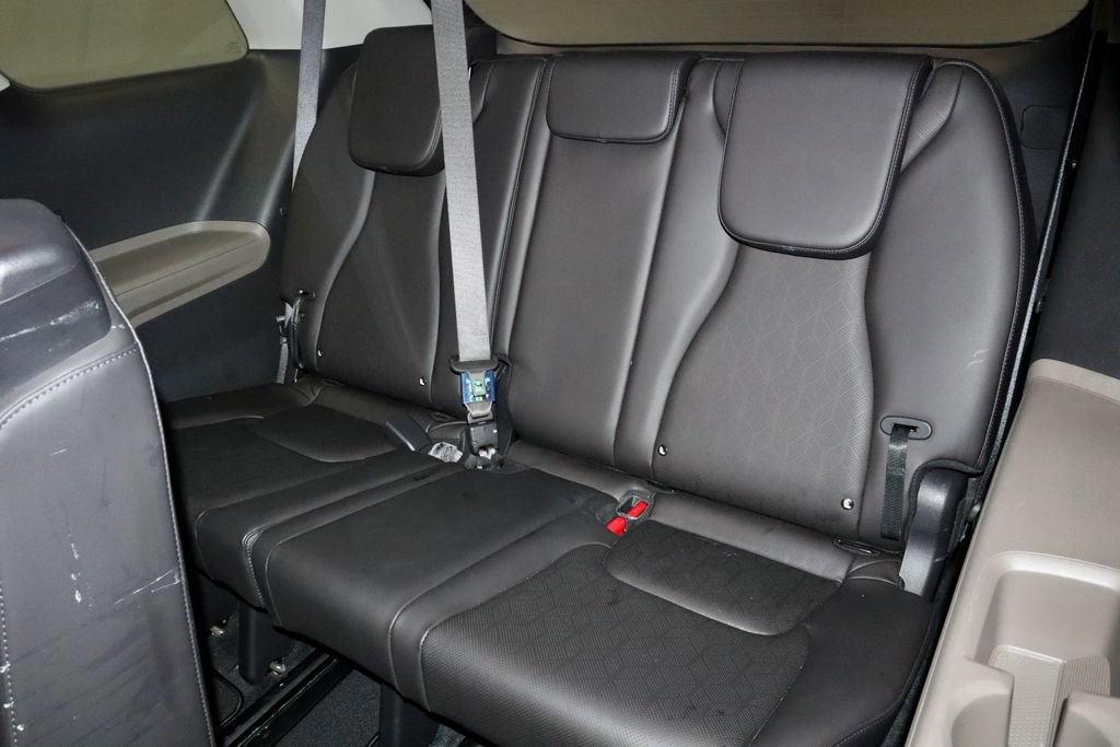 Used 2025 Kia Carnival image 24