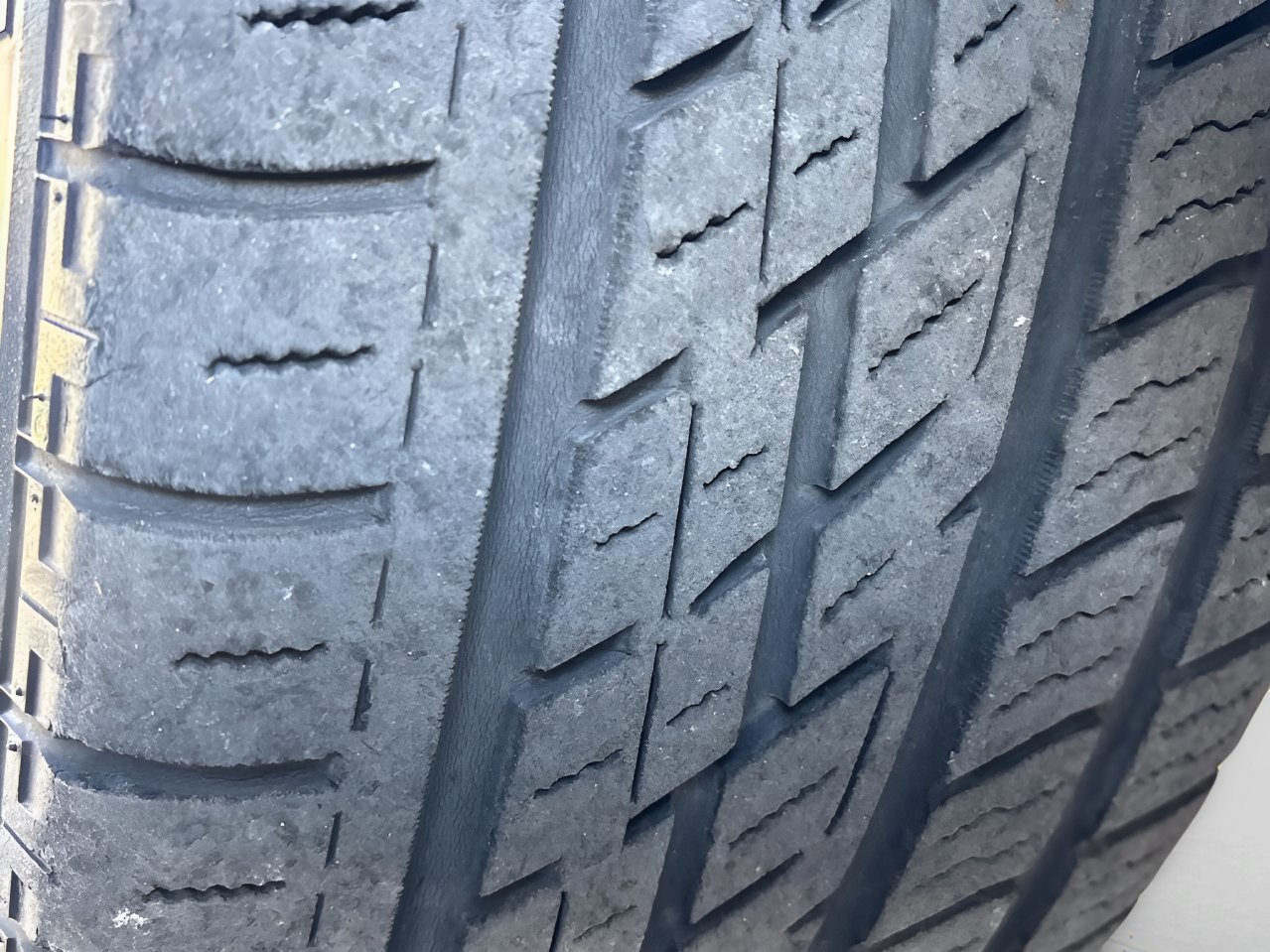 Used 2021 GMC Yukon XL AT4 w/ Technology Package image 43