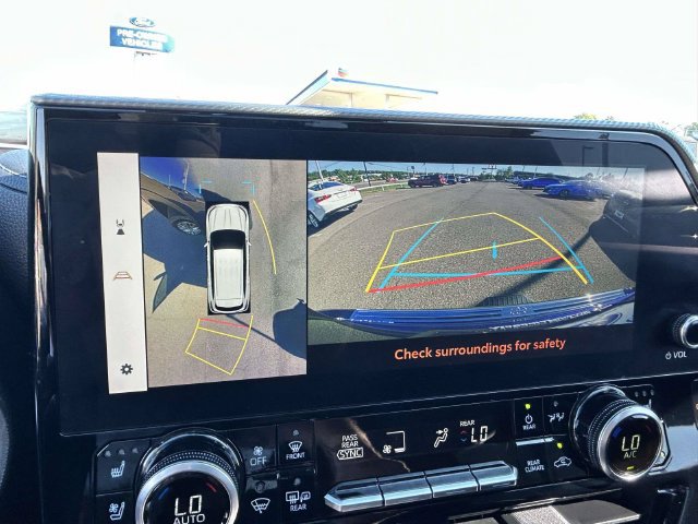 Used 2023 Toyota Highlander Platinum FWD image 23