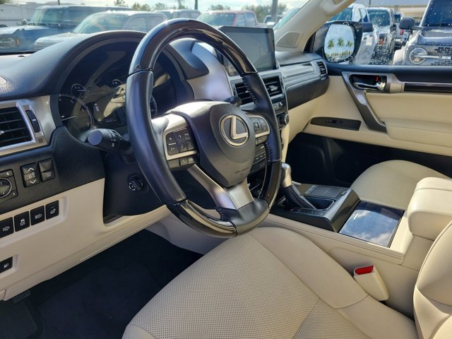 Used 2023 Lexus GX 460 Premium w/ Accessory Package image 22
