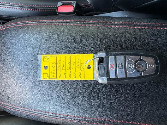Certified 2024 Ford Escape ST-Line AWD/4WD image 16