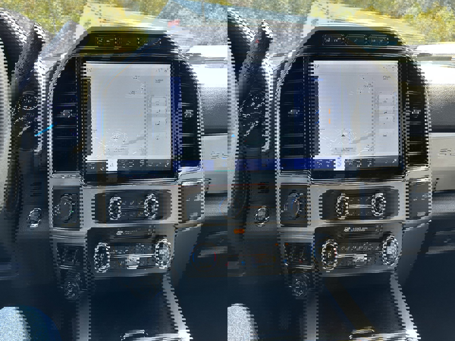 Certified 2022 Ford F250 Lariat w/ Lariat Ultimate Package image 14