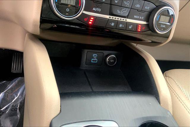 Certified 2021 Ford Escape Titanium image 34