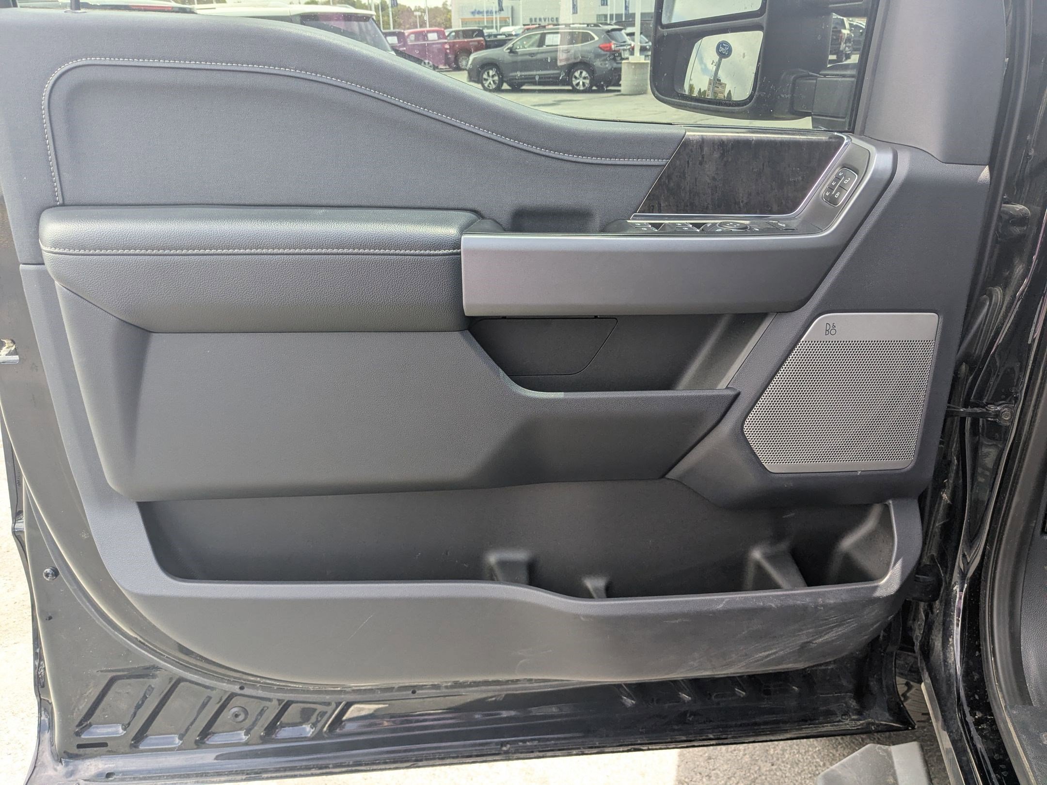 Certified 2025 Ford F350 Lariat w/ Black Appearance Package AWD/4WD image 17