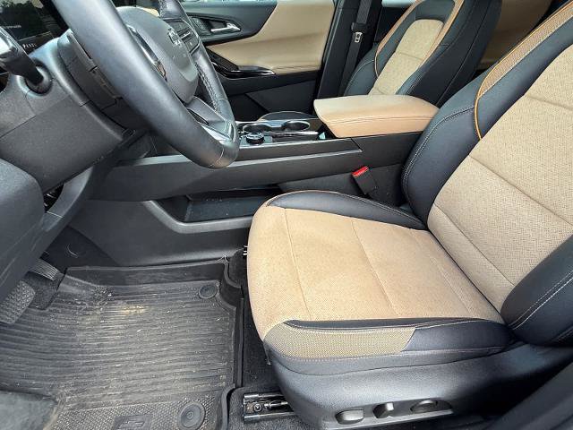 Used 2025 Chevrolet Equinox ACTIV w/ Safety and Technology Package FWD image 12